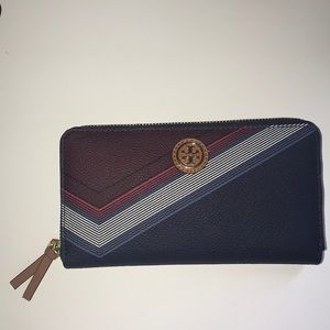 Tory Burch zip continental wallet